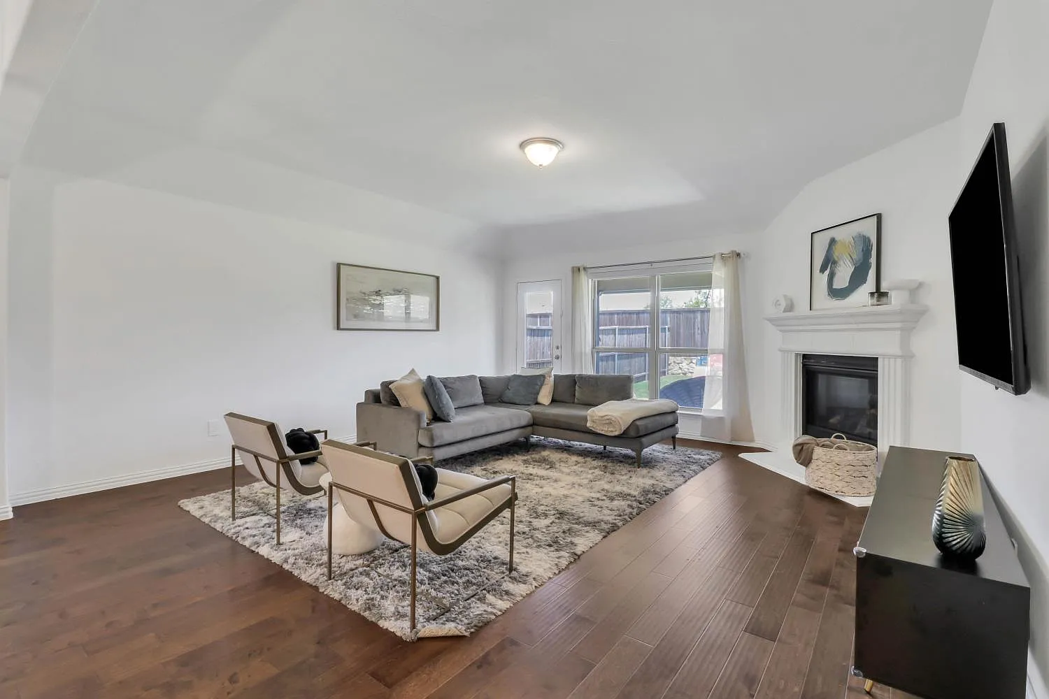 3 bed, 1867 sqft, $2,600 — Photo 4