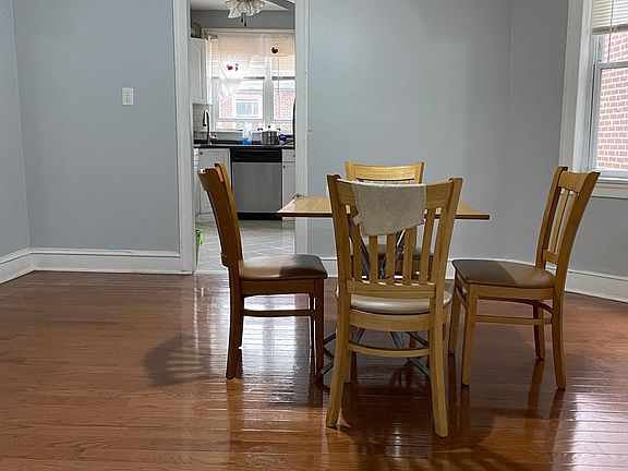 3rd image of 3315 Englewood St