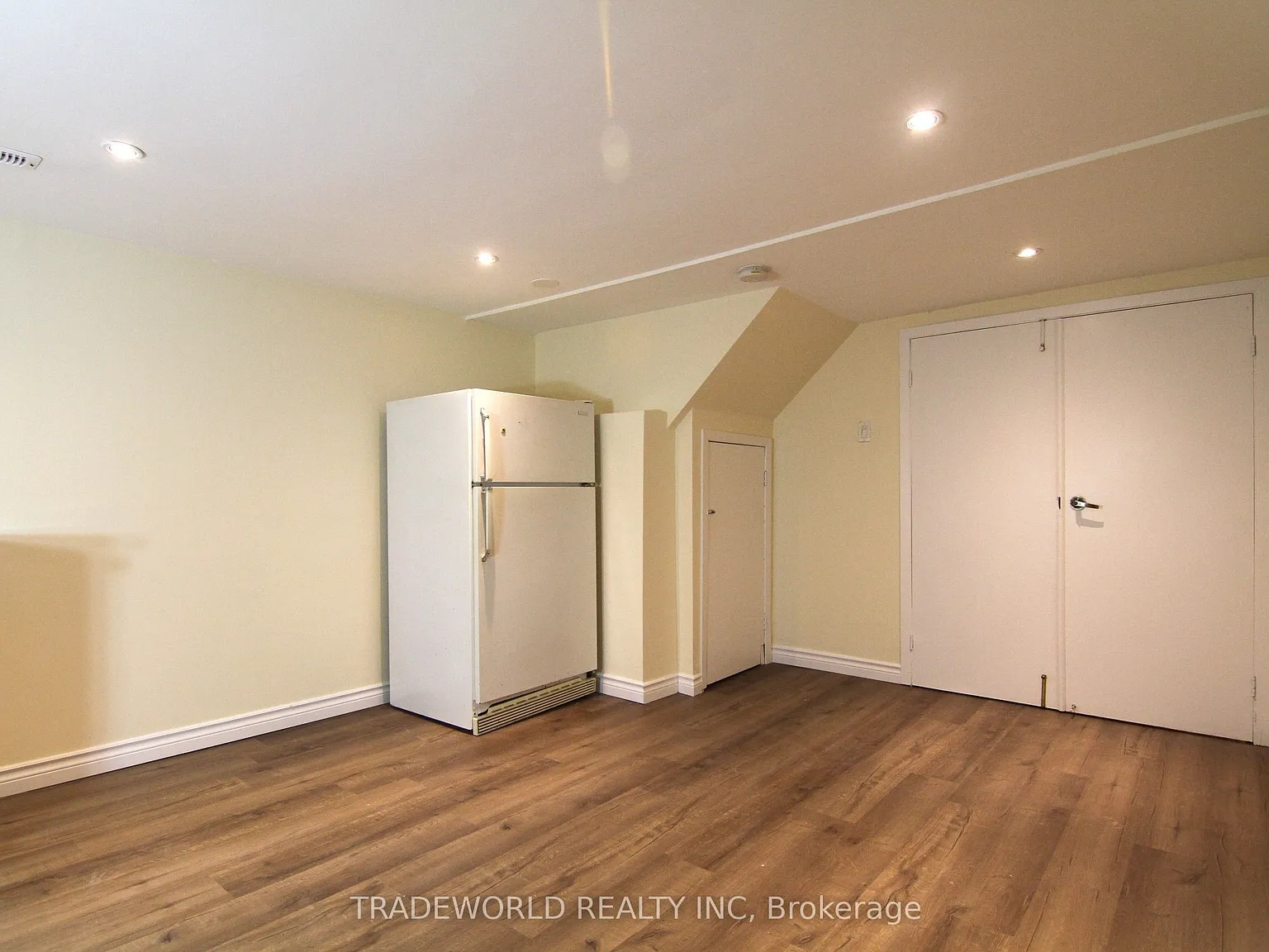 3 bed, $1,700 — Photo 3