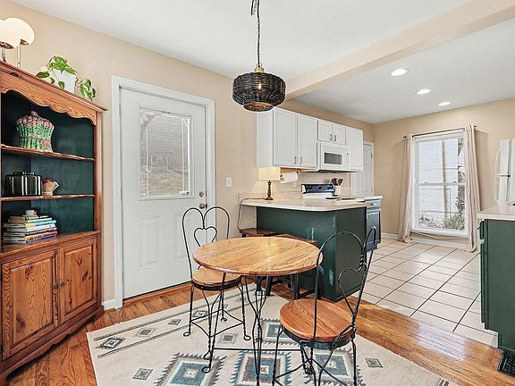 5th image of 1428 Waterworks Rd