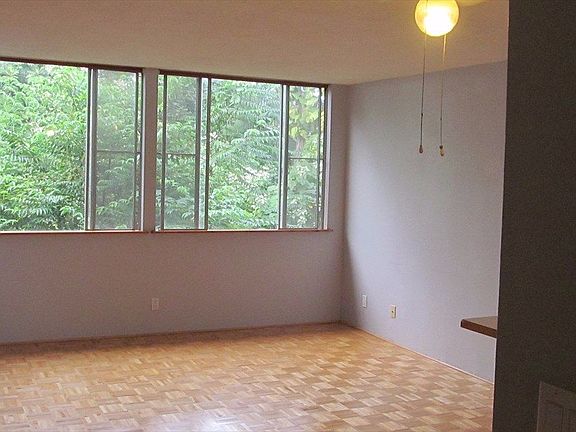 3rd image of 360 Kauila St APT 202