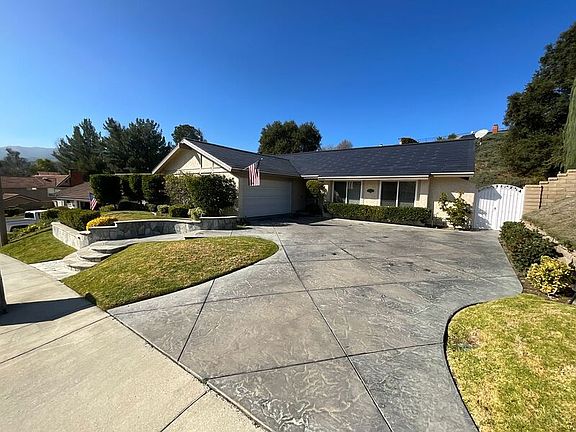 2nd image of 25365 Cariz Dr