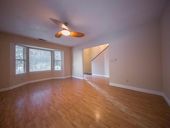 3rd image of 2182 E Cromwell Ave