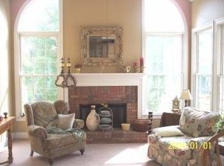 122 Bentwater Dr, Acworth, GA 30101