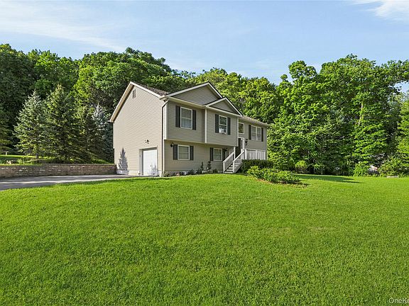3rd image of 18 Hickory Place