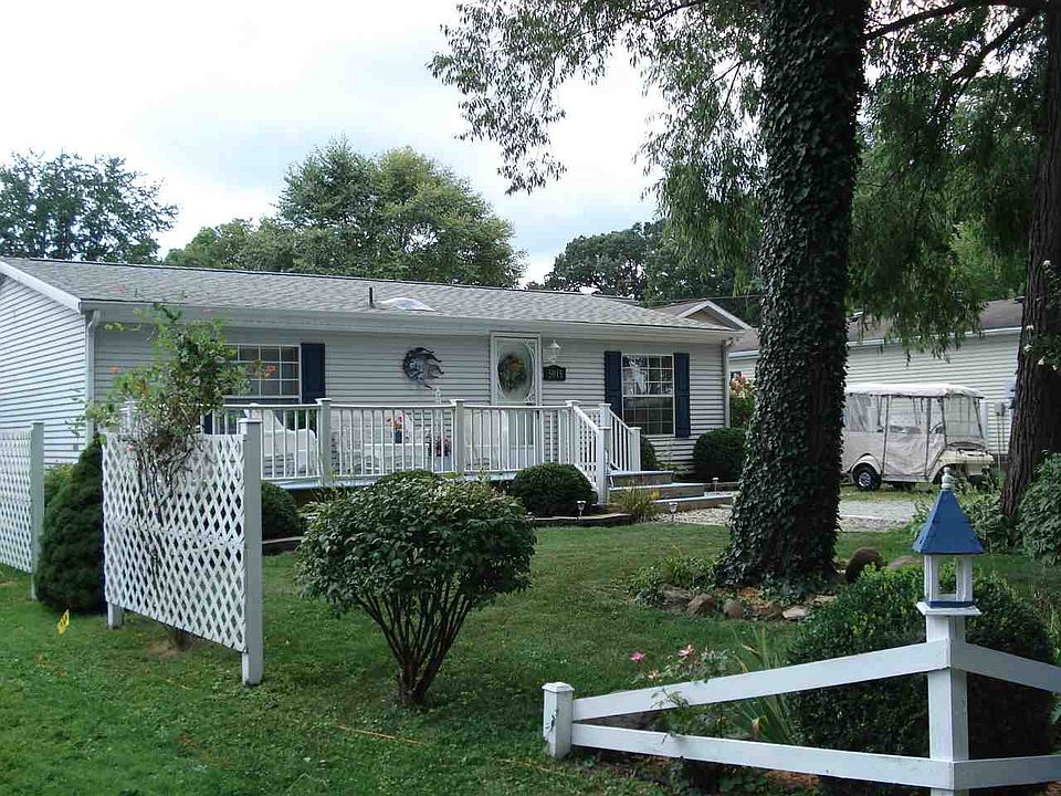 1st image of 5015 E Summerholme Dr