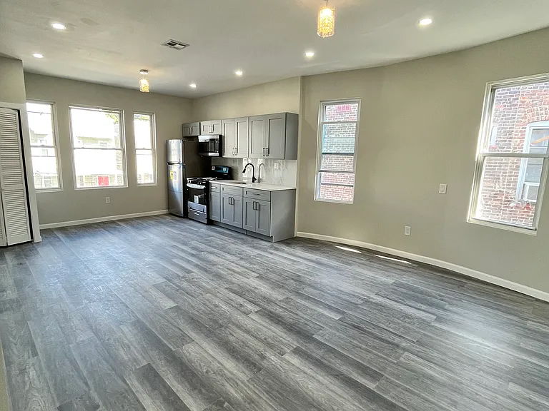 133 Stevens Ave #3 — Photo 2