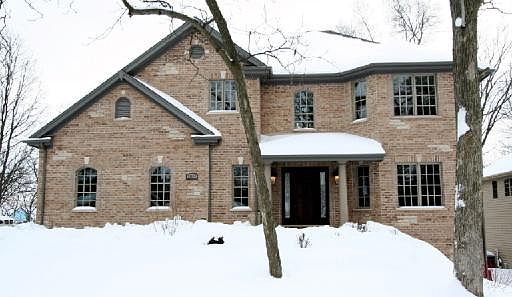 1st image of 23195 Crestwood Ln
