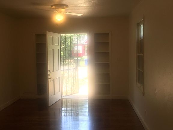 4th image of 3907 Huston St