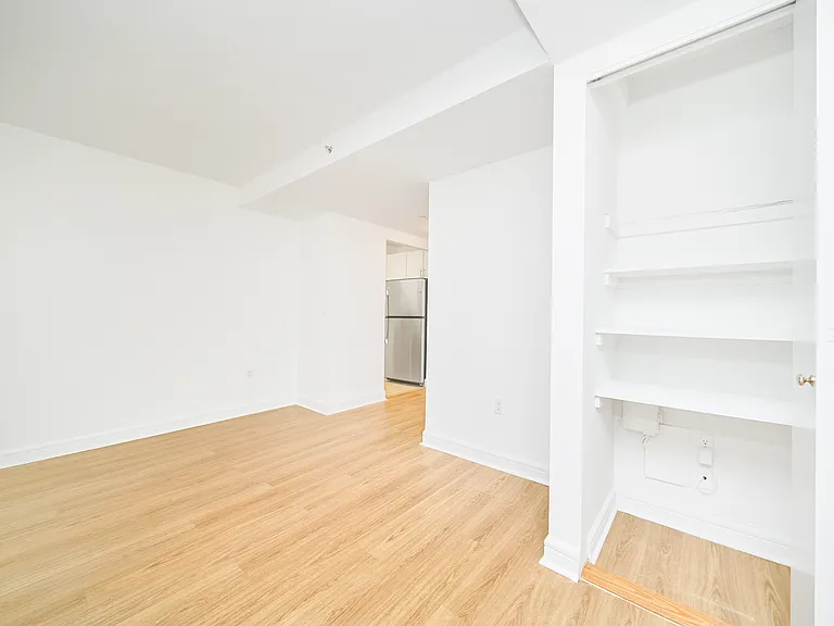 160 Riverside Blvd #14G — Photo 5