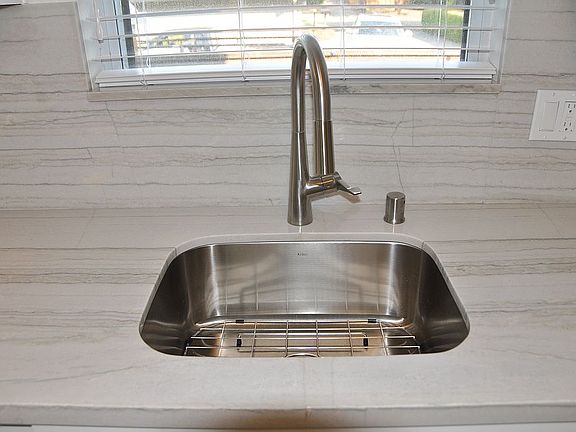 Kitchen Sink, Unit A