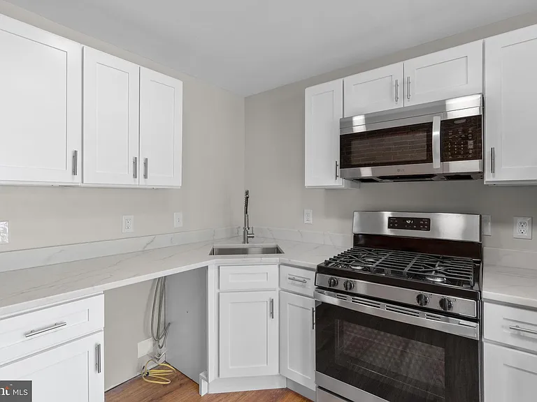 1305 Light St #2 — Photo 18