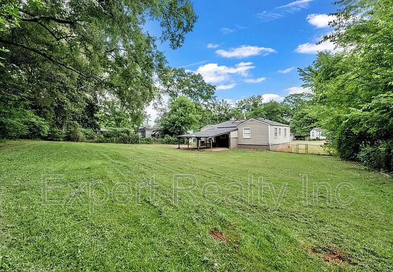 920 Parkway Dr — Photo 30