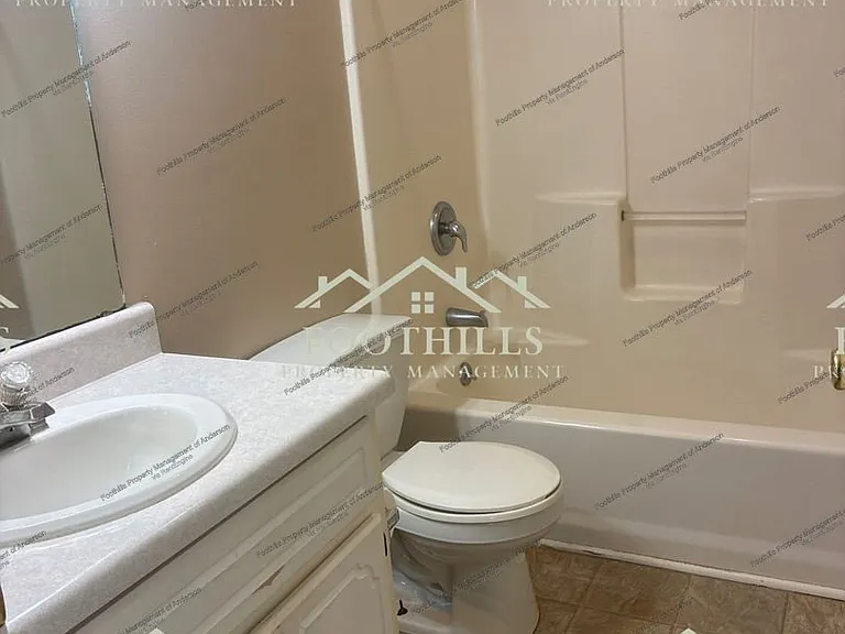 107 Ashton Ln — Photo 7