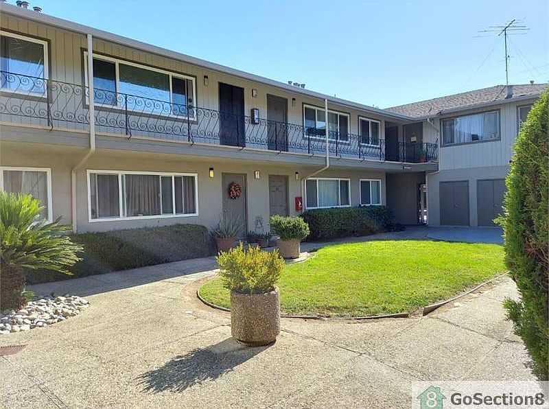 1st image of 3024 Huff Ave #28