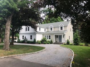 4 Warnock Dr, Westport, CT 06880