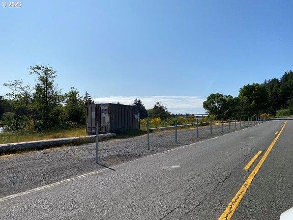 3rd image of 900 Siletz Hwy