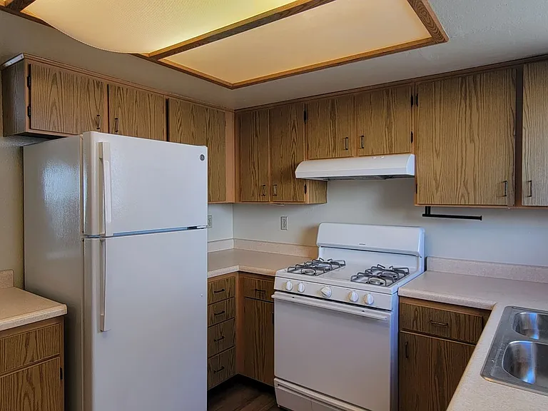 1232 Burton Ct — Photo 5