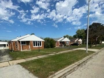 4th image of 5140 W 90th St