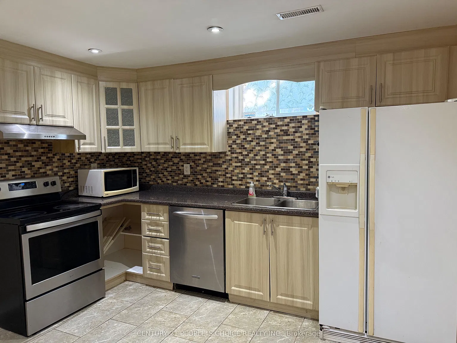 2 bed, $1,600 — Photo 3