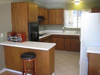 3rd image of 3160 Longview Dr