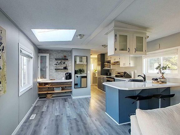 5th image of 812 6th Ave SW #19
