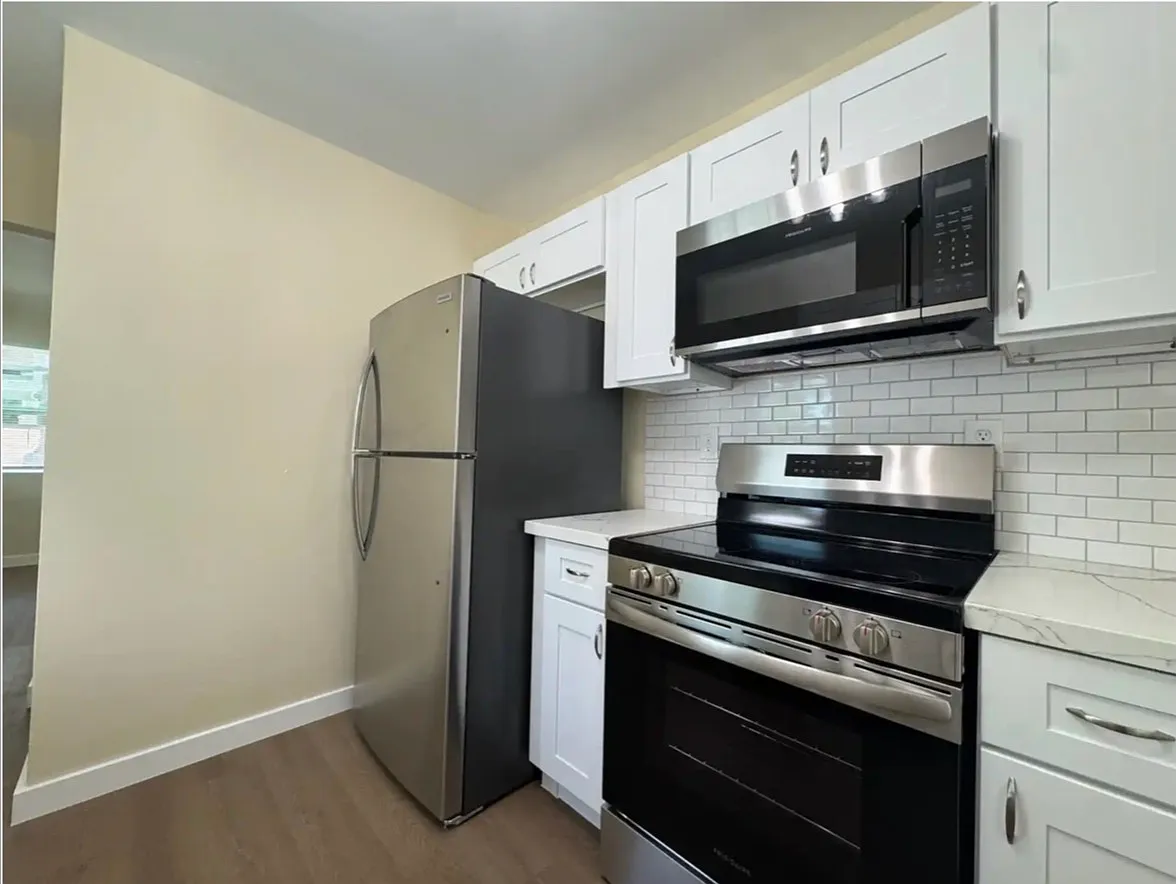 Studio, 450 sqft, $1,650 — Photo 4