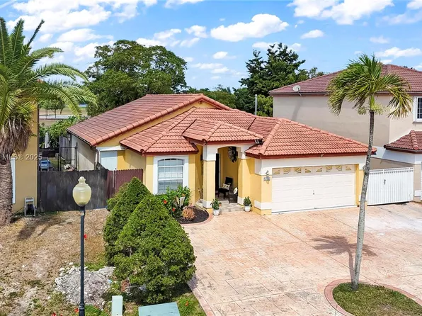 8241 NW 201st Ter, Hialeah, FL 33015