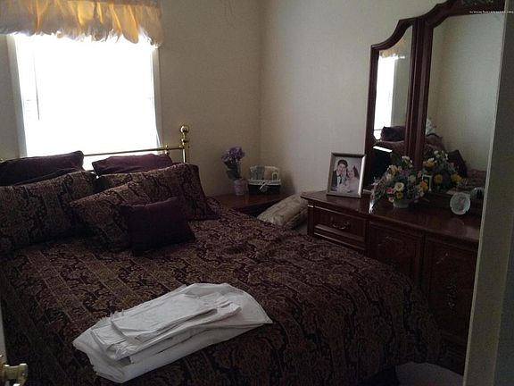 5th image of 18 Ardmore Ave