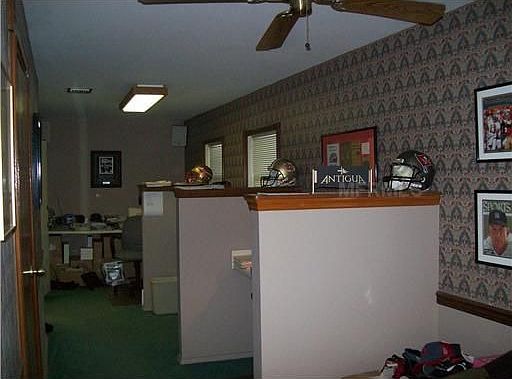 4th image of 118 S Howard Ave
