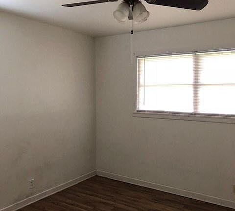 4th image of 3501 Greenwood Ave