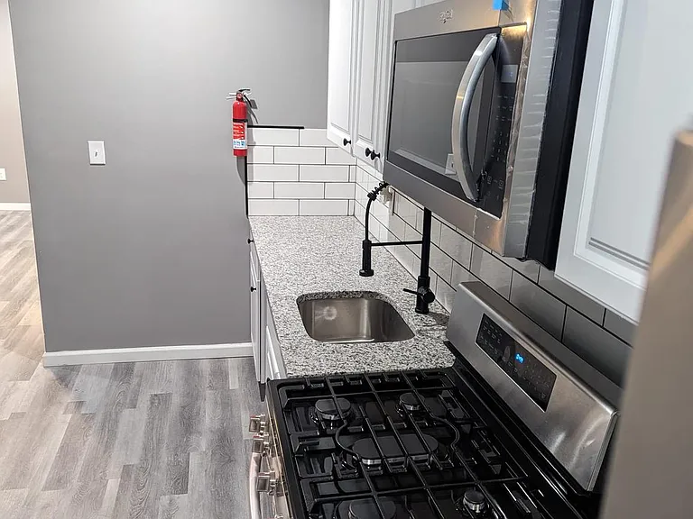 883 N Preston St — Photo 6