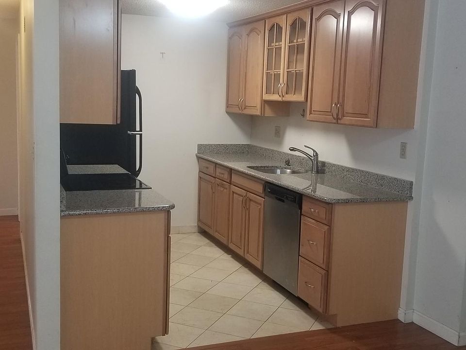 1st image of 17 Blackstone Dr APT 1713