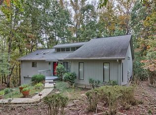 8 Commodore Dr, Salem, SC 29676