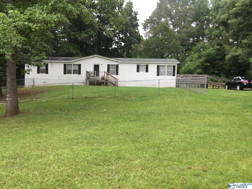 2nd image of 220 Cedar Dr