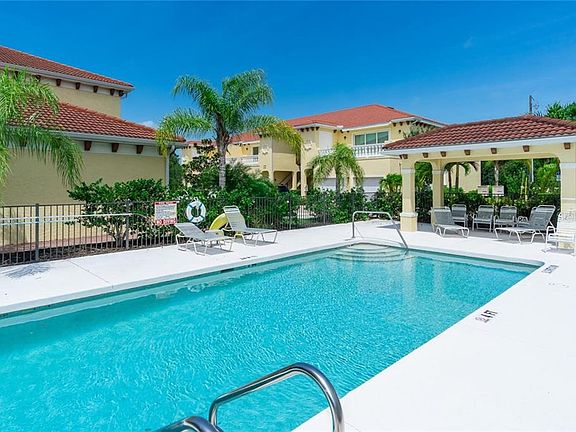 2nd image of 636 Golf Dr #636
