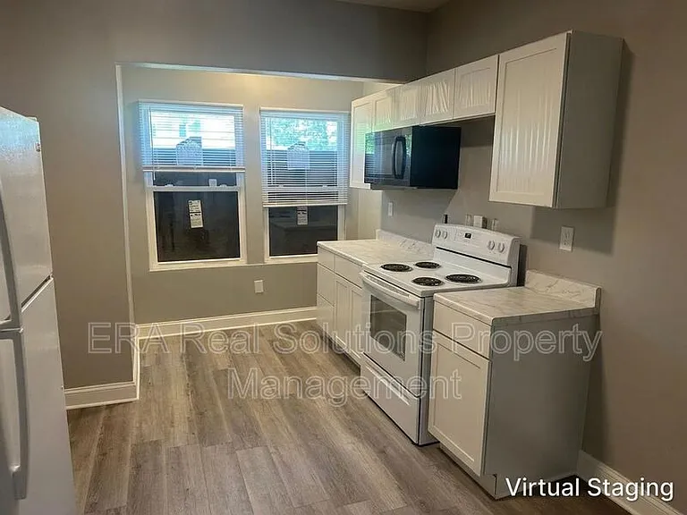 1084 16th Ave — Photo 6