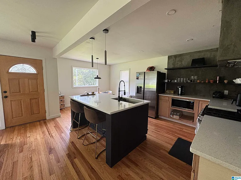 801 Central Ave — Photo 6
