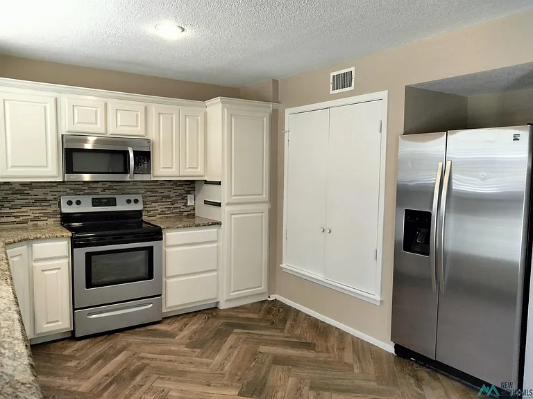 1408 Colonial Pkwy — Photo 10