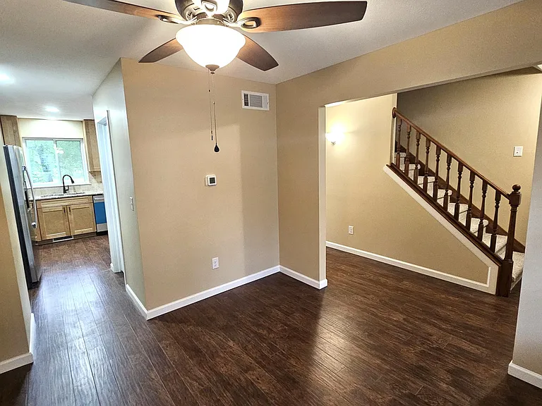 10279 Rosewood Ct — Photo 8