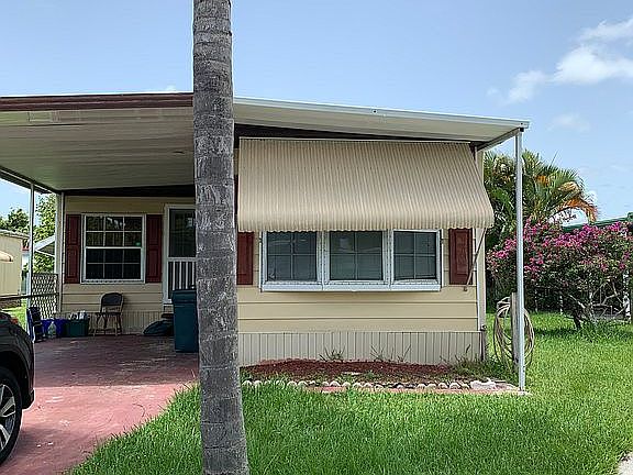 3rd image of 9 Santa Fe Ln
