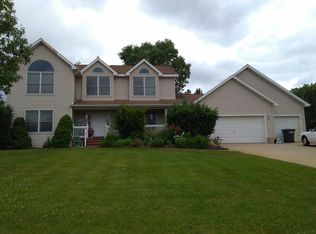 2024 W Coachlight Dr, Jackson, MI 49201