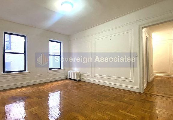 2nd image of 30 Cooper St #4C