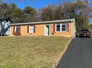 8367 Robin Lynn Rd, Roanoke, VA 24019