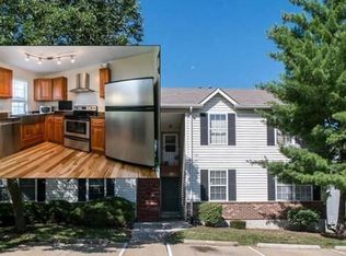 1521 Surrey Ln, Saint Peters, MO 63304