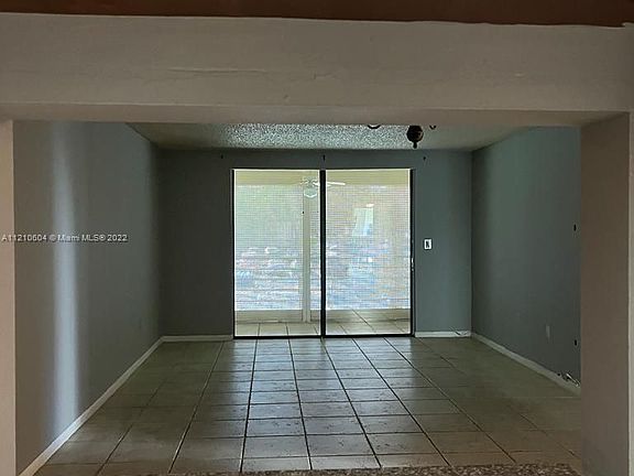 5th image of 1830 N Lauderdale Ave APT 4204