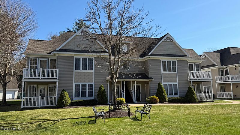 5th image of 407 Mallards Pond Lane