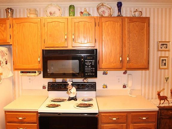 5th image of 9821 Regatta Dr Unit 201