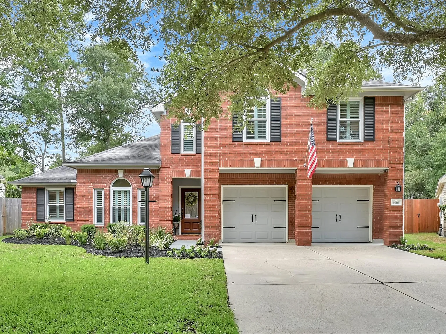 4 bed, 2.5 bath, 2656 sqft, $3,390 — Photo 1
