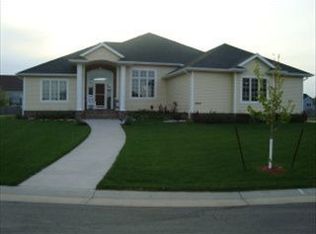 4515 5th St S, Moorhead, MN 56560